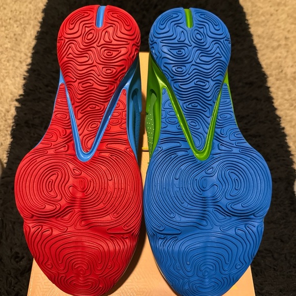 NikexUno Zoom Freak 3 Mismatch size 11 both with box, blue pair comes with laces - Picture 4 of 5